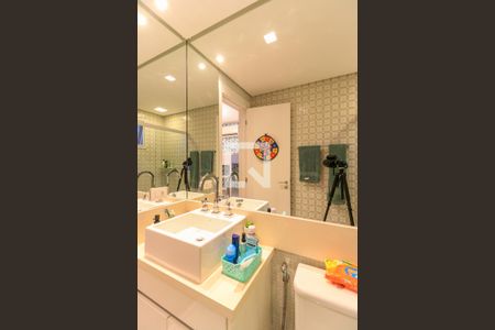 Apartamento à venda com 160m², 3 quartos e 2 vagas Apartamento à venda com 160m², 3 quartos e 2 vagasBanheiro da Suíte 2