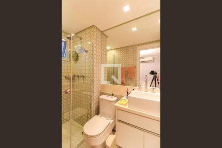 Apartamento à venda com 160m², 3 quartos e 2 vagas Apartamento à venda com 160m², 3 quartos e 2 vagasBanheiro da Suíte 1