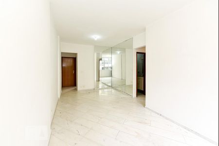 Sala de apartamento para alugar com 2 quartos, 80m² em Copacabana, Rio de Janeiro