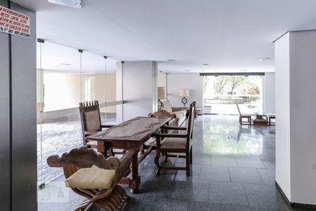 Apartamento à venda com 127m², 2 quartos e 1 vaga Apartamento à venda com 127m², 2 quartos e 1 vagaHall Social