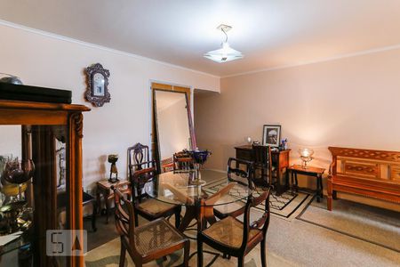 Apartamento à venda com 127m², 2 quartos e 1 vaga Apartamento à venda com 127m², 2 quartos e 1 vagaSala