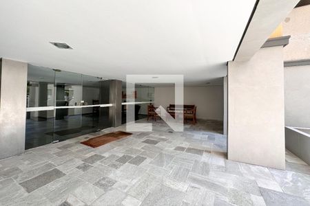 Apartamento à venda com 127m², 2 quartos e 1 vaga Apartamento à venda com 127m², 2 quartos e 1 vagaEntrada