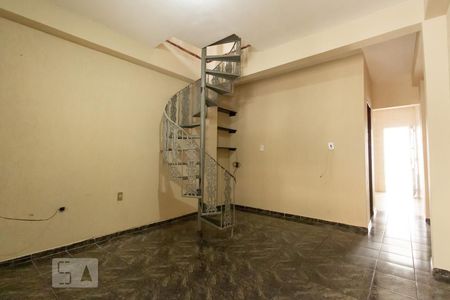 Sala de casa para alugar com 2 quartos, 150m² em Conjunto Residencial José Bonifácio, São Paulo