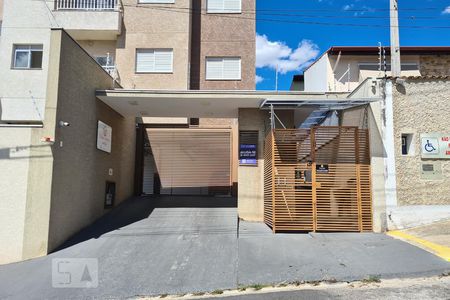 Apartamento para alugar com 55m², 2 quartos e 1 vaga Apartamento para alugar com 55m², 2 quartos e 1 vagaFachada