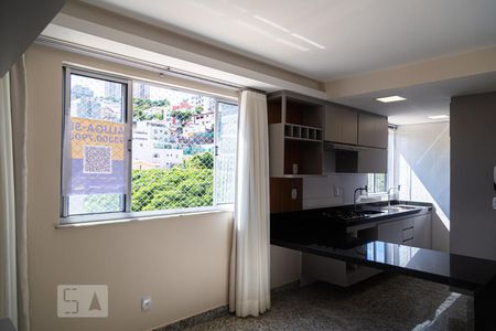 Sala de apartamento para alugar com 2 quartos, 55m² em São Lucas, Belo Horizonte