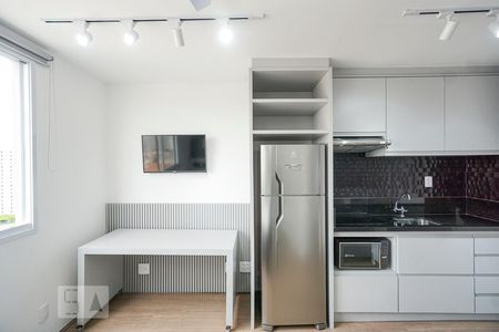 Quarto e cozinha de kitnet/studio para alugar com 1 quarto, 20m² em Brás, São Paulo