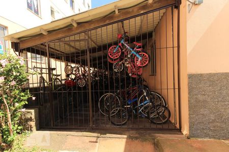 Área comum - Bicicletário de apartamento para alugar com 2 quartos, 65m² em Vila Nova, Porto Alegre