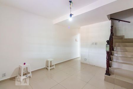 Sala de casa à venda com 2 quartos, 160m² em Cidade das Flores, Osasco