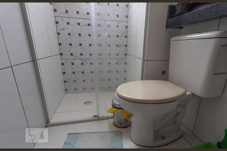 Banheiro  de apartamento à venda com 2 quartos, 50m² em Campanário, Diadema