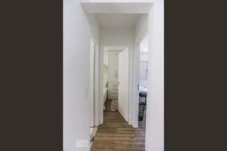 Corredor de apartamento para alugar com 2 quartos, 48m² em Jardim Pinheiros, São Paulo