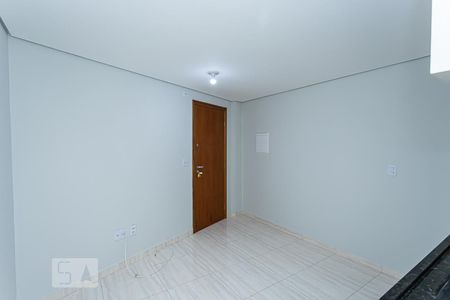 Sala e cozinha de apartamento para alugar com 1 quarto, 32m² em Jardim São Paulo, São Paulo