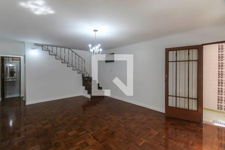 Casa para alugar com 3 quartos, 160m² em Quinta da Paineira, São Paulo