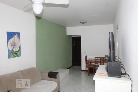 Apartamento à venda com 75m², 2 quartos e 1 vagaSala