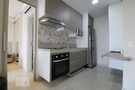 Sala/Cozinha de apartamento para alugar com 1 quarto, 42m² em Cidade Monções, São Paulo