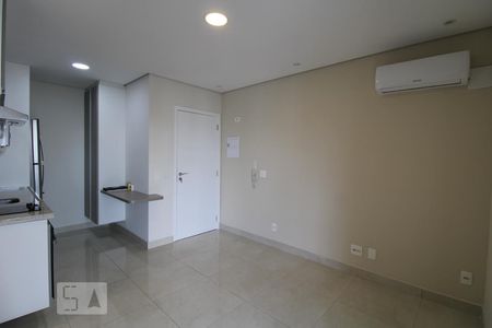 Sala/Cozinha de apartamento para alugar com 1 quarto, 42m² em Cidade Monções, São Paulo