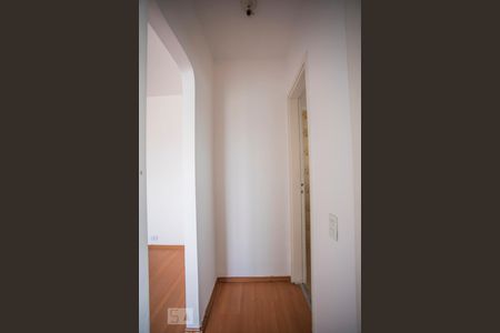 Corredor - Quarto de apartamento para alugar com 1 quarto, 45m² em Vila Guarani, São Paulo