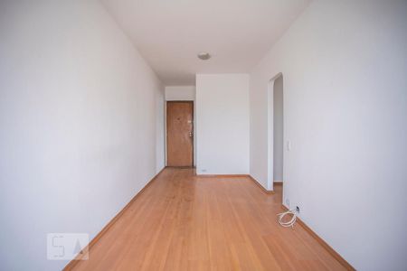 Sala de Estar de apartamento para alugar com 1 quarto, 45m² em Vila Guarani, São Paulo