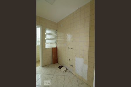 Cozinha de apartamento à venda com 1 quarto, 45m² em Medianeira, Porto Alegre