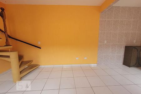 Sala de casa para alugar com 1 quarto, 60m² em Nova Mirim, Praia Grande