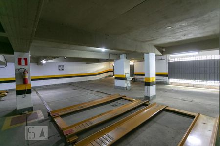 Garagem de apartamento à venda com 1 quarto, 50m² em Carmo, Belo Horizonte