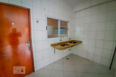 Cozinha de apartamento para alugar com 1 quarto, 28m² em Vila Paulo Silas, São Paulo