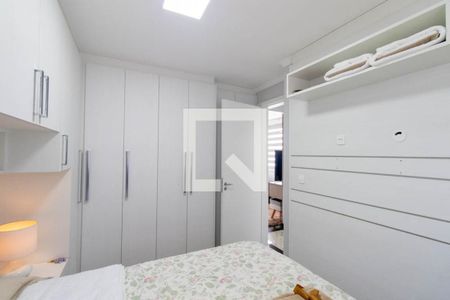 Quarto 2 de apartamento para alugar com 2 quartos, 75m² em Novo Mundo, Curitiba