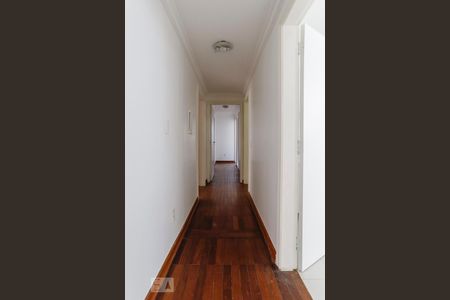 Corredor de apartamento para alugar com 3 quartos, 142m² em Higienópolis, São Paulo