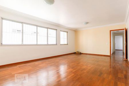 Sala de apartamento para alugar com 3 quartos, 142m² em Higienópolis, São Paulo