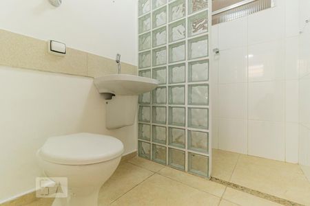 Banheiro de apartamento para alugar com 1 quarto, 30m² em Bela Vista, São Paulo