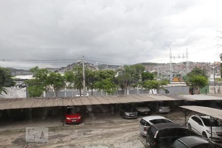 Vista Sala de apartamento para alugar com 2 quartos, 60m² em Del Castilho, Rio de Janeiro