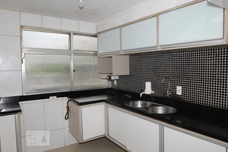 Cozinha de apartamento à venda com 2 quartos, 60m² em Del Castilho, Rio de Janeiro