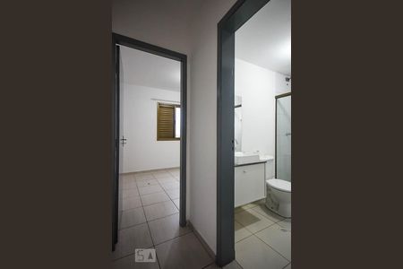 Corredor de apartamento para alugar com 2 quartos, 66m² em Jardim Maria Rosa, Taboão da Serra