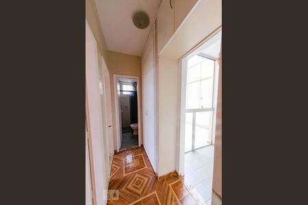 Corredor de apartamento à venda com 2 quartos, 75m² em Carlos Prates, Belo Horizonte