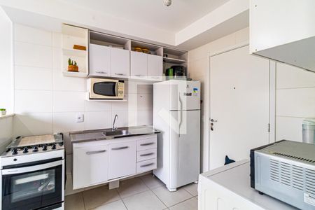 Cozinha de apartamento para alugar com 1 quarto, 32m² em Ferreira, São Paulo