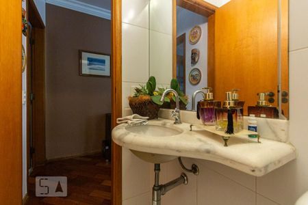 Lavabo de casa à venda com 4 quartos, 250m² em Lar São Paulo, São Paulo