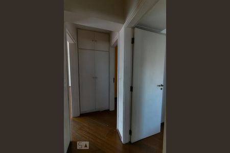 Corredor dos Quartos de apartamento para alugar com 3 quartos, 70m² em Jardim Brasil (zona Sul), São Paulo