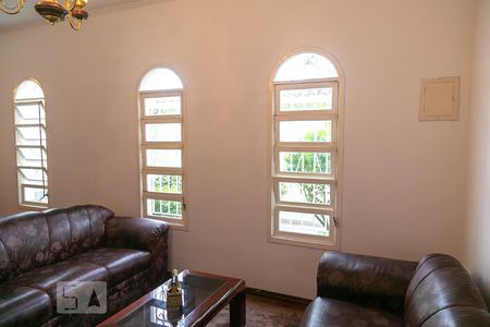 Sala de casa à venda com 3 quartos, 268m² em Vila Galvão, Guarulhos