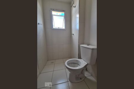 Banheiro de kitnet/studio para alugar com 1 quarto, 35m² em Vila Helena, Sorocaba