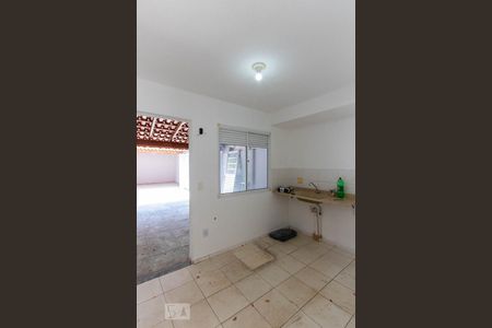 Cozinha de casa de condomínio para alugar com 2 quartos, 60m² em Jardim Ísis, Cotia