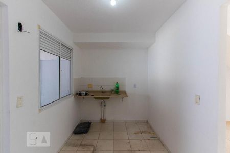 Cozinha de casa de condomínio para alugar com 2 quartos, 60m² em Jardim Ísis, Cotia