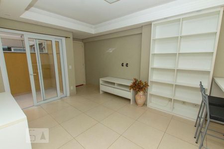 Sala de apartamento para alugar com 1 quarto, 80m² em Passo da Areia, Porto Alegre