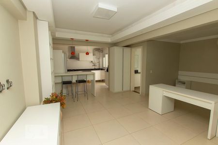 Sala de apartamento para alugar com 1 quarto, 80m² em Passo da Areia, Porto Alegre