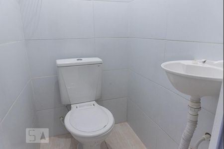 Banheiro de kitnet/studio para alugar com 1 quarto, 50m² em Aclimação, São Paulo