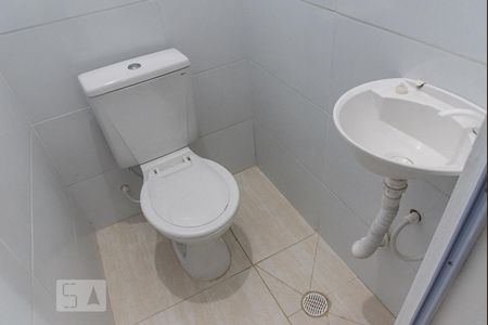 Banheiro de kitnet/studio para alugar com 1 quarto, 50m² em Aclimação, São Paulo