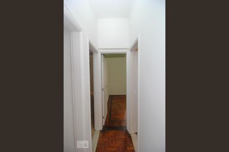 Corredor de apartamento à venda com 3 quartos, 80m² em Laranjeiras, Rio de Janeiro