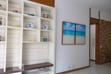 Sala de apartamento para alugar com 1 quarto, 66m² em Barra da Tijuca, Rio de Janeiro