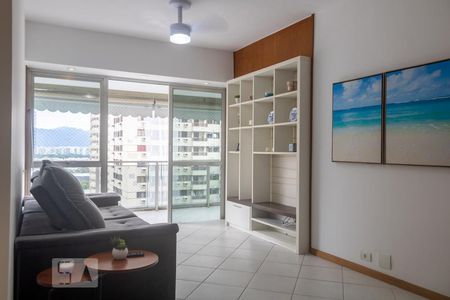 Sala de apartamento para alugar com 1 quarto, 66m² em Barra da Tijuca, Rio de Janeiro