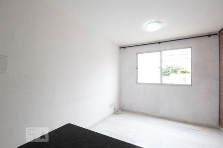 Sala de apartamento para alugar com 2 quartos, 40m² em São Pedro, Osasco