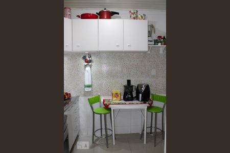 Cozinha de apartamento para alugar com 2 quartos, 42m² em Guajuviras, Canoas