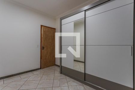 Quarto 1 de casa para alugar com 2 quartos, 94m² em Sarandi, Porto Alegre